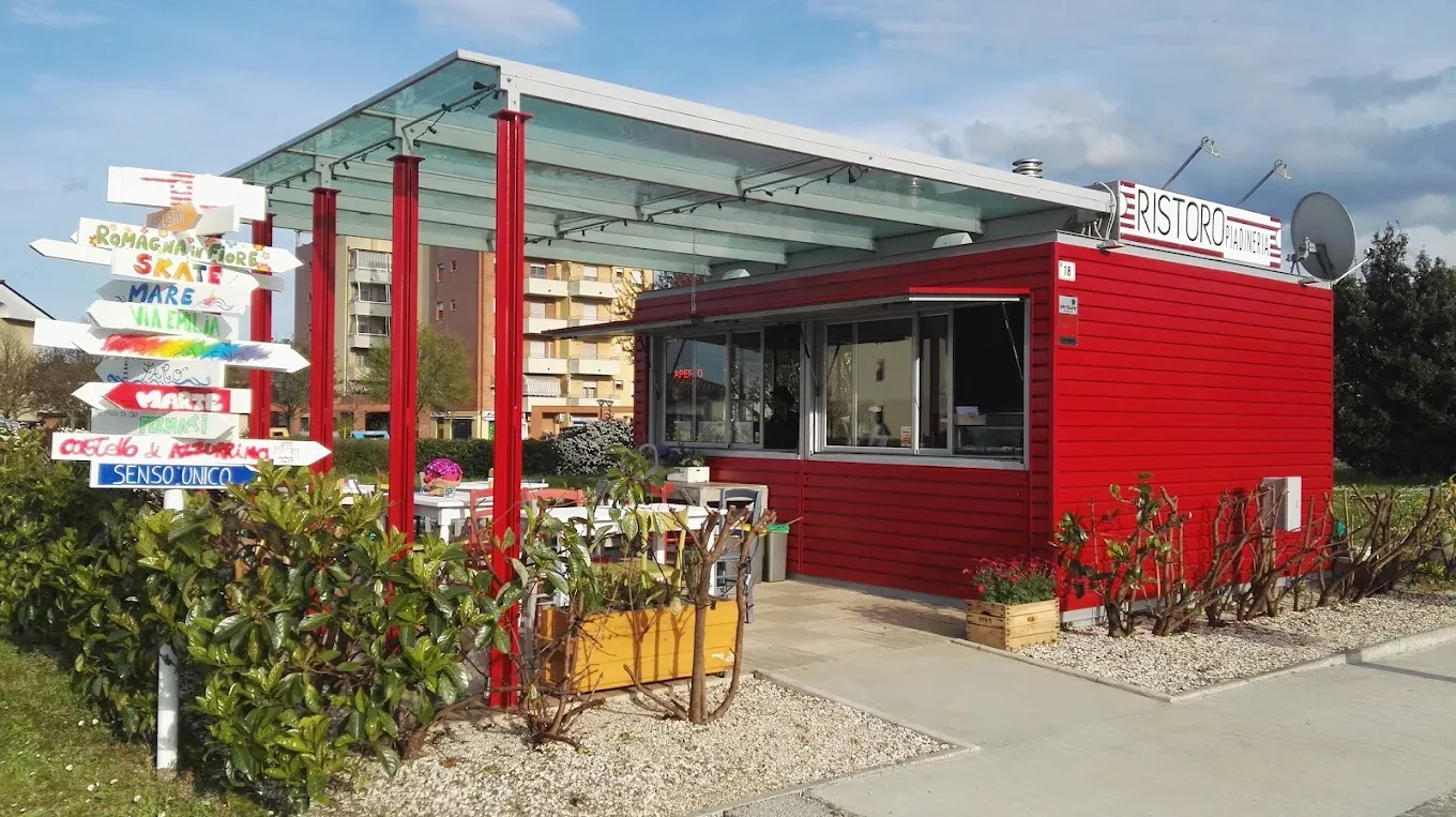 L'esterno di Ristoro Piadineria a Igea Marina